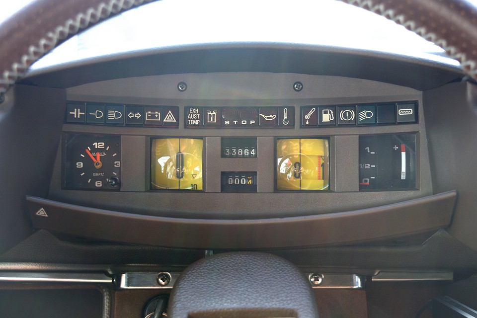 やはりシトロエンCXにお乗りになるのなら、このボビンメーターがよろしいかと。こんなエポックメイキングなものを良くぞ市販車に採用してくれました。