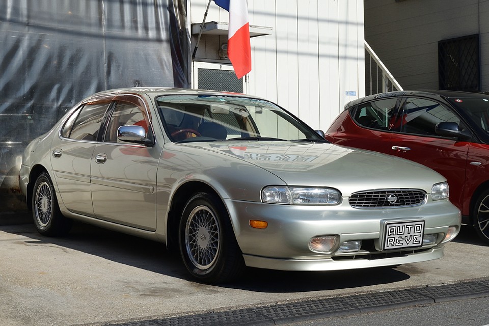 1992年式ってことは、すでに32年経過・・・ゲゲッ！知らない方が見たら、間違いなく最近のクルマにしか見えないのではないかと、しかも極々最近のね。