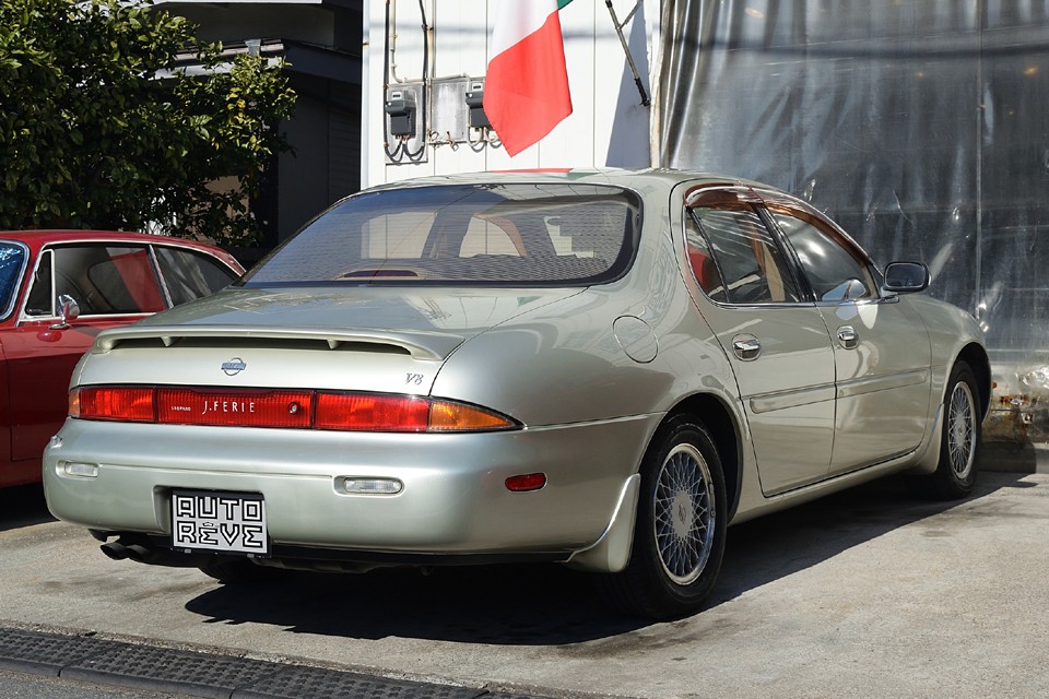 ホイールやスポイラー等、カスタムされているように見えますが、これらはすべてＳパッケージの純正スタイル！