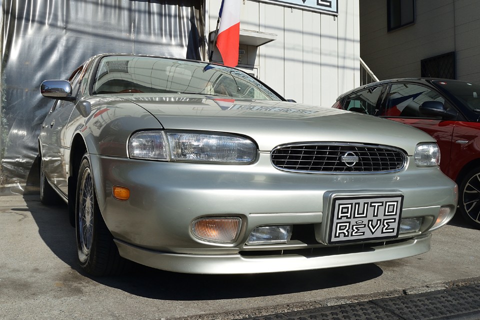 それまでのレパードと異なり、パーソナル志向を強めたJ.FERIE・・・日本国内というよりは、インフィニティJ30として、北米を向いていた結果だとは思うのですが・・・。