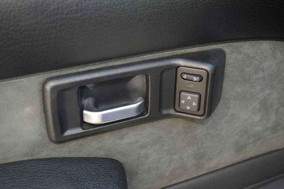 ん？必ず付くはずの爪の跡とかは何処？・・・謎は深まるばかりです。