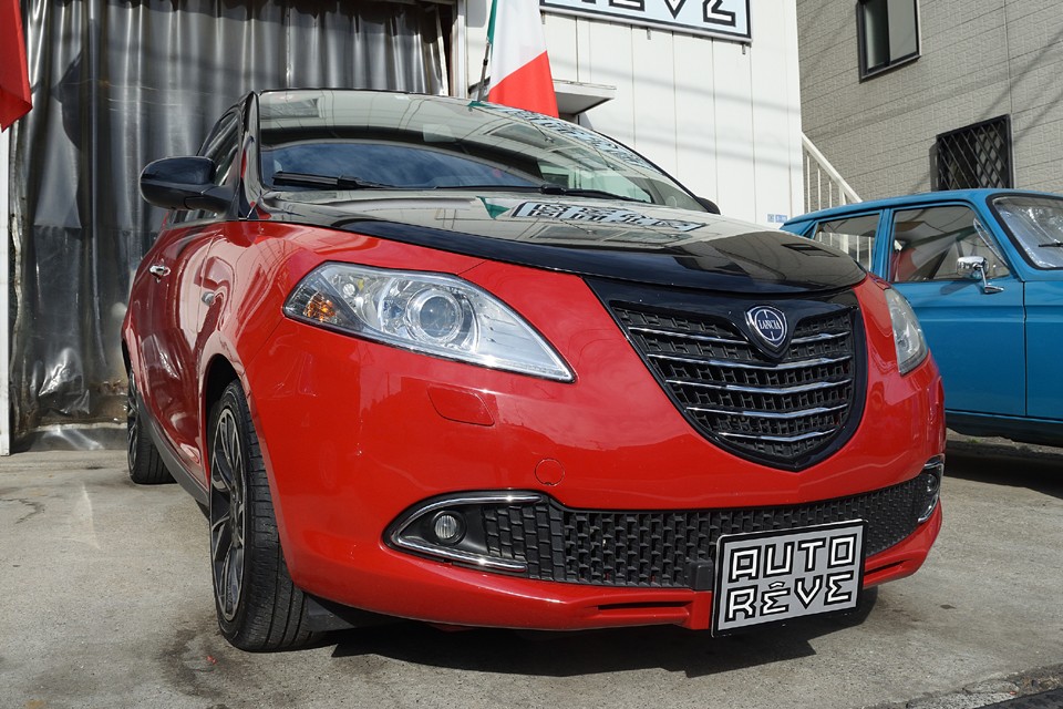 そんな歴史的モデルとも言える純潔ランチアの末裔を、こんな個体があるうちに是非とも味わっておくべきではないかと・・・。