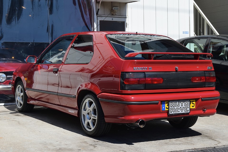 しかも本個体はご覧の通り、過去のオーナー様に大切にされてきたのでしょうね、外装はとても1995年式とは思えないほどの輝きです！