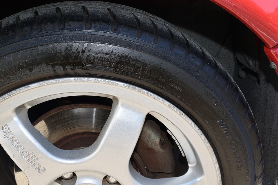 1本に結構大きなご覧のガリキズがあります。もう少しちゃんとタッチアップしてあげれば目立たなくなりそうです。