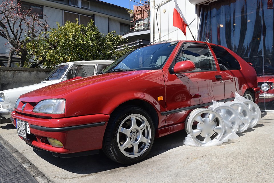 そして、ご覧の貴重なオリジナルホイールも付属します！なんとも特徴的なデザインで好みの別れるところではありますが、レトロな雰囲気を楽しむのであればオリジナルもよろしいかと！