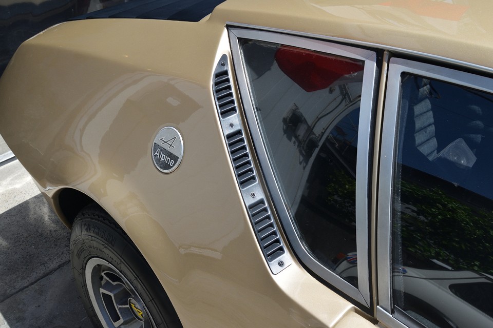 ＲＲでは必須のエアインテーク。これで足りるの？って思うほど小ぶりで華奢な感じですが、1600ccエンジンは発熱量がもともと少ないので、これで十分なんです。