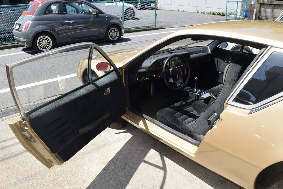 それでは、クルマ好きでも滅多に見る事の無い310のインテリアのご紹介です。ご覧くださいませ。