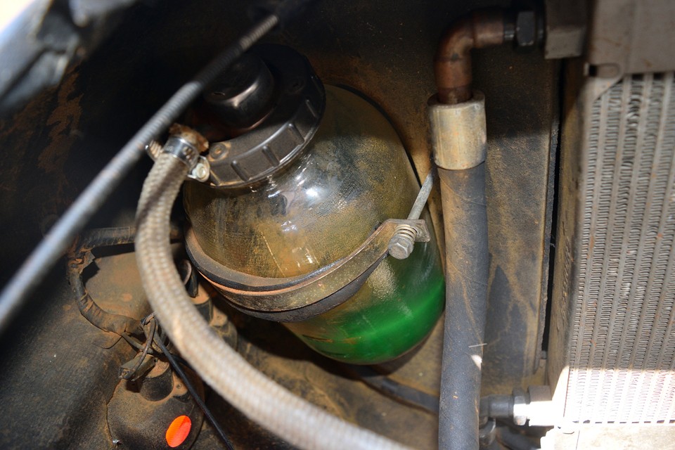 ・・・でも相変わらずクーラントタンクはガラス製・・・（苦笑）