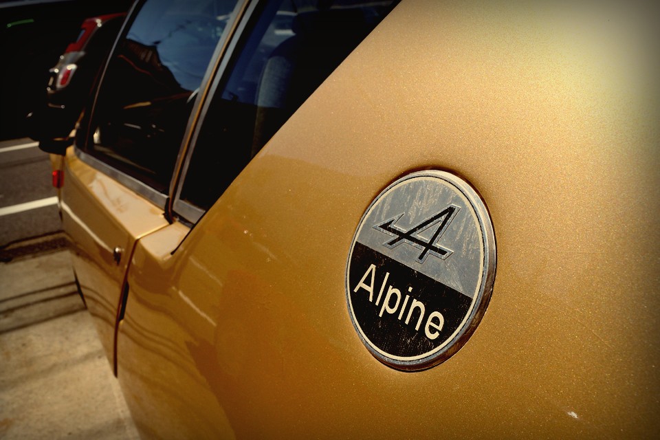 もう後悔する人生には別れを告げて、貴方自身のアバンギャルドを手に入れても良いのでは？