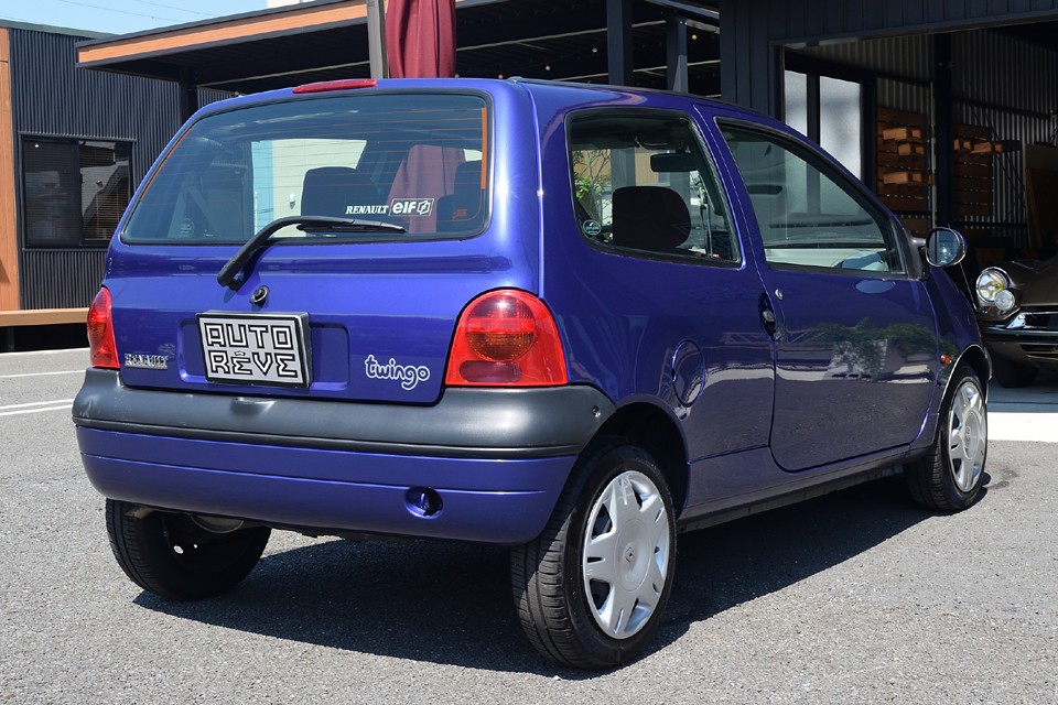 もちろんフランス車ですから、乗り心地の柔らかさ、ラゲッジスペースなんかの実用性もぬかりはありません！