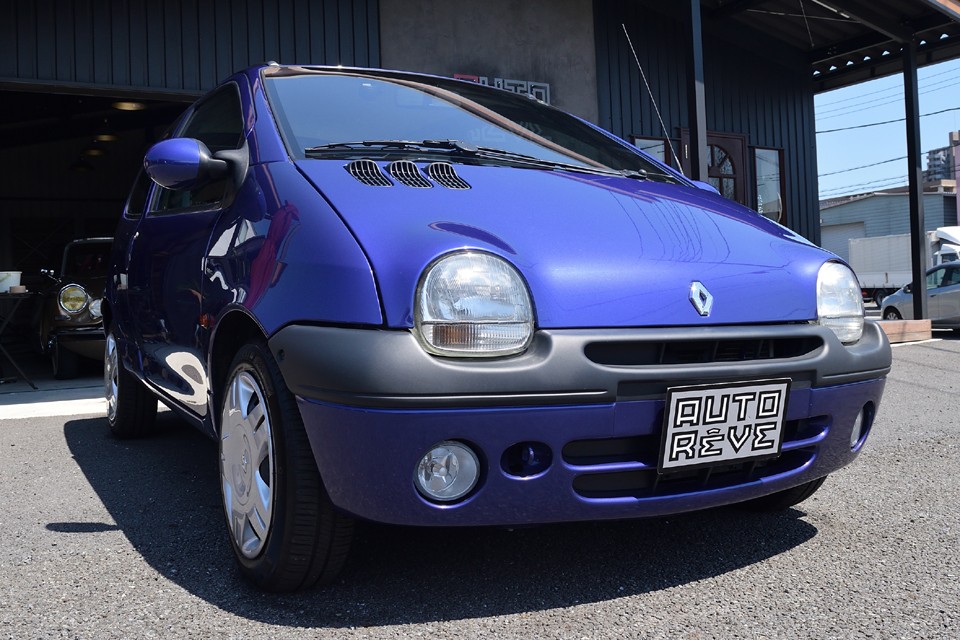 その偉大な初代を引き継ぐ2代目トゥインゴの開発は困難を極めたであろうと容易に想像できるのですが・・・。