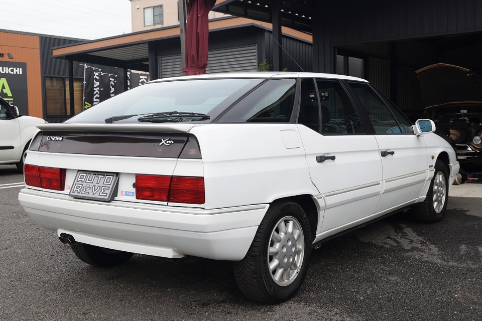 確かに乗り心地に関しては初期型が良いのは認めますが、それも走ってナンボ！信頼性に疑問の残る初期型を維持するのはやはり相当な覚悟が必要かと・・・。