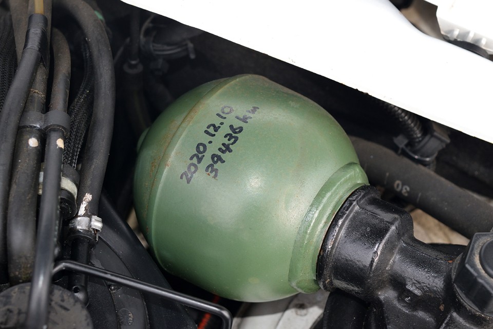 肝心のスフィアは交換後、5年強ほど経過していますが、走行距離はわずか3,700kmほど。当分交換することなくハイドロの乗り心地を楽しめますね。