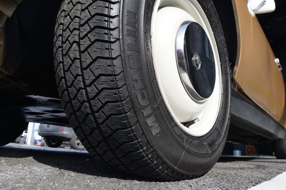 ご覧の通り残溝もタップリ！当分交換の必要はなさそうですね。