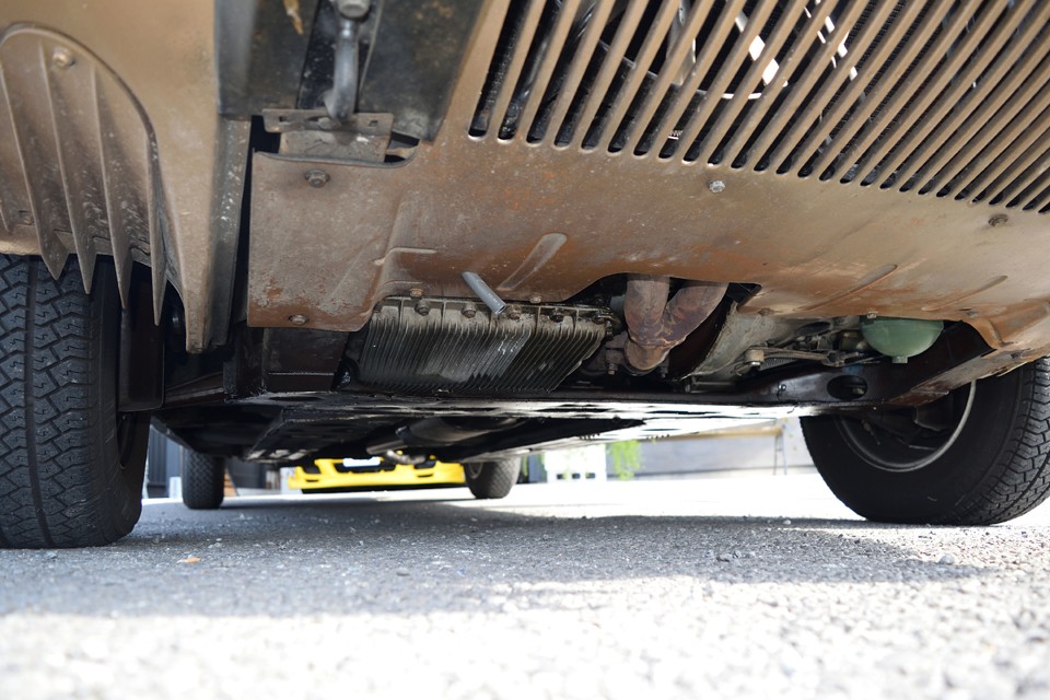 車体前方下面。『乾いています。』この一言でご安心いただけるのではないかと（苦笑）