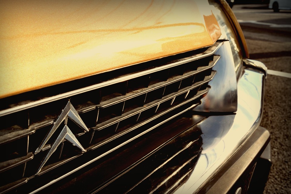 CXを通じて1974年という時代に込められた「未来への予感」というシトロエンが発したであろう呼びかけに答えることになるはずです。再びレヴィナス風に言えば・・・