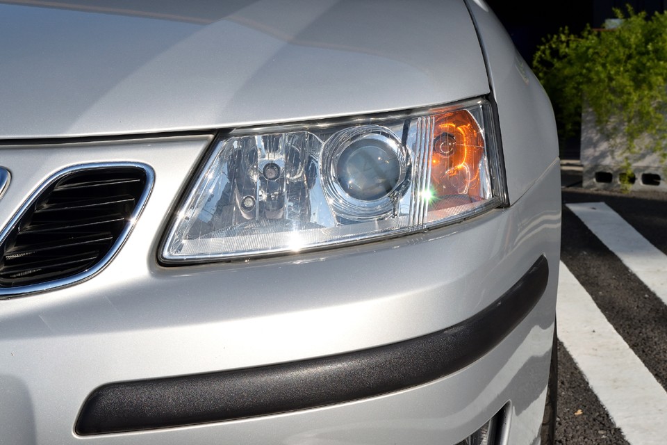 ヘッドライトもご覧の通りとってもクリアー！樹脂ライトによくある曇りもほとんどありません。