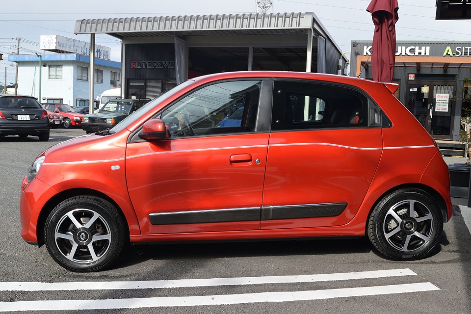 ところが、それをＲＲという必殺技？！で見事にオンリーワンの個性を引き出したトゥインゴ！いやぁ～ホントお見事！