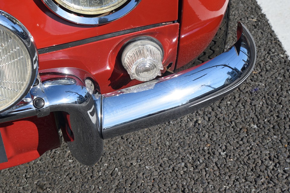 うっ、眩しい！うかつに見ると目がくらむほどの輝き！