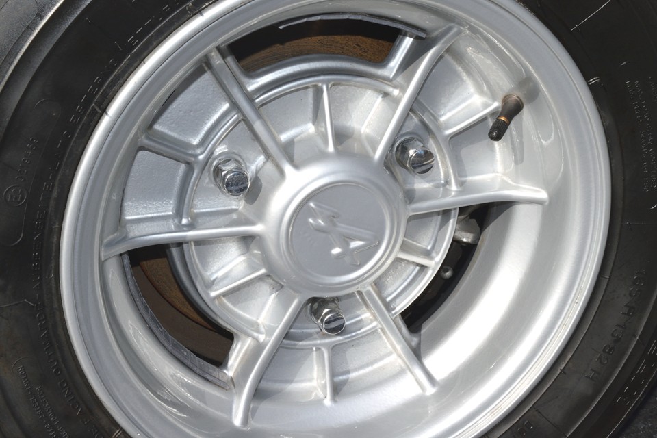 リプロ品の無い貴重なホイールのはずなのに、このキレイさ！う～ん、こだわりハンパないっす。