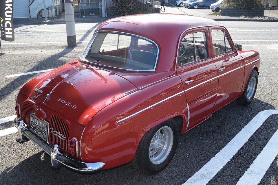 でも、そのせいで手の届かない存在になってしまうのも事実・・・クルマ好きの一人としては複雑な心境なのですが・・・。