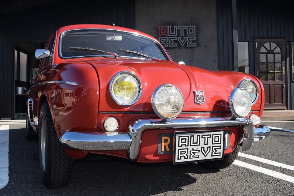 極太なホイール＆タイヤとリアのGORDINI＆R1095エンブレムだけが只者ではない唯一の印・・・。